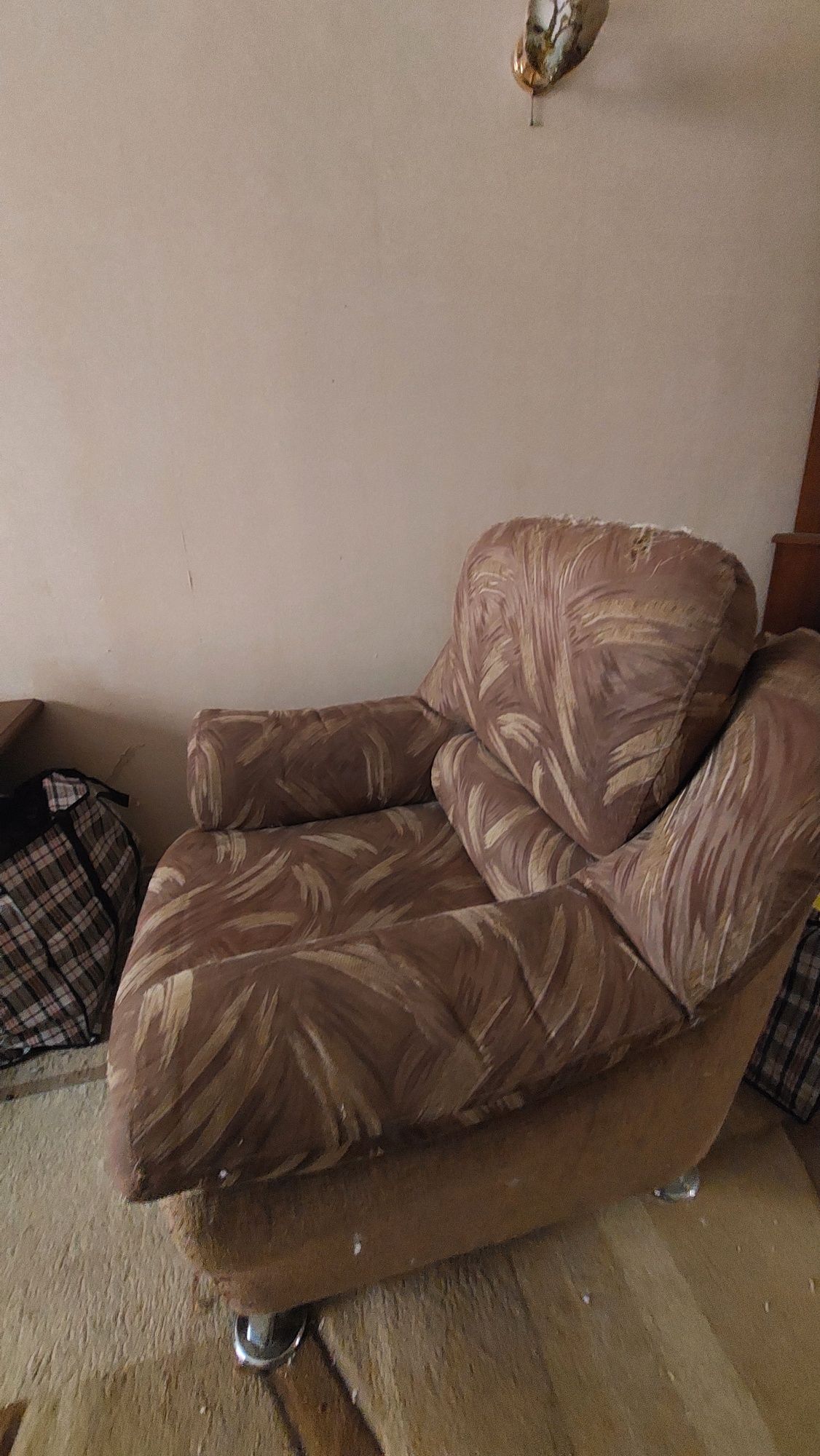 Отдам часть дивана