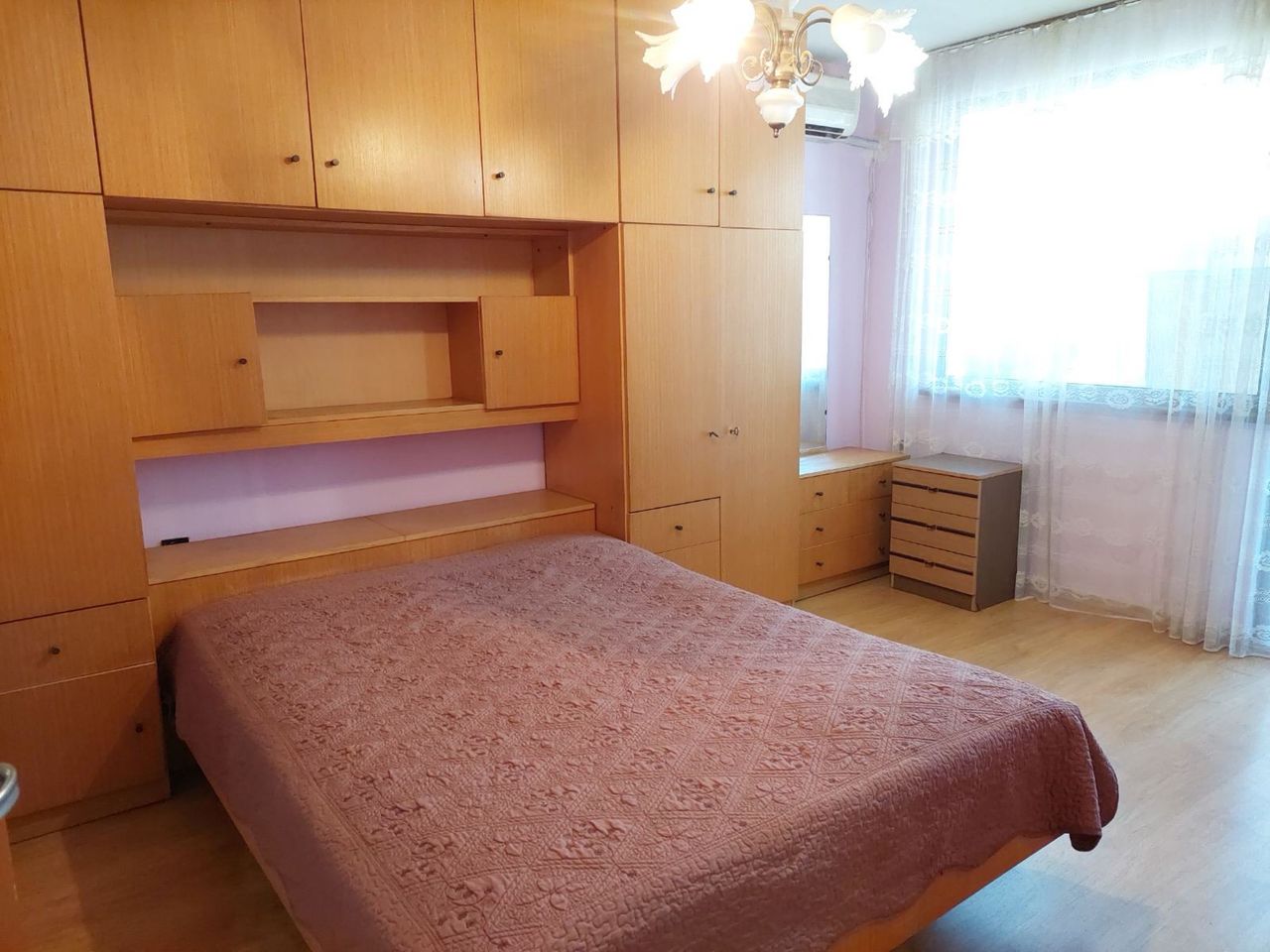 Дава се под наем Двустаен апартамент в Бургас, Лазур - 70 кв.м за 129900 € - Снимка #3