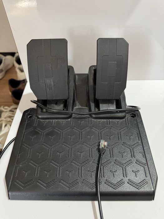 Volan Thrustmaster T128 cu pedale