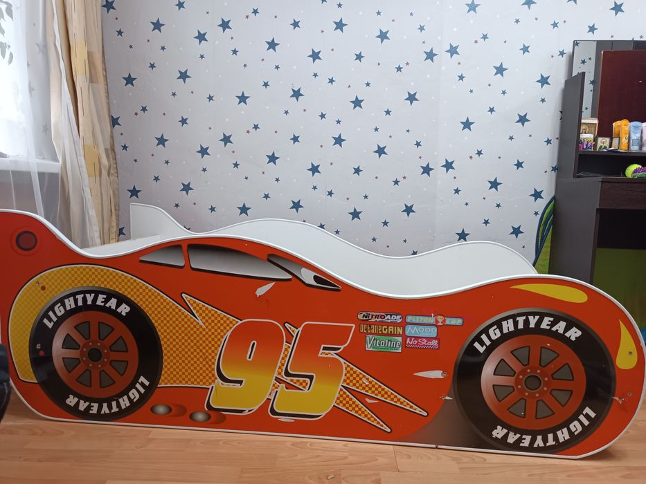 детская кроватка машинка молния Маквин