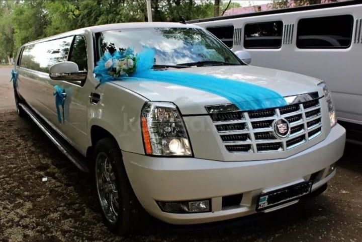Аренда лимузина Cadillac Escalade ОФОРМЛЕНИЯ в подарок,аренда, прокат