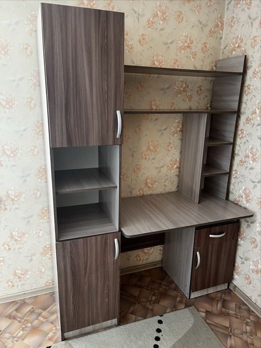 Продам стол-парта, шкаф-пенал