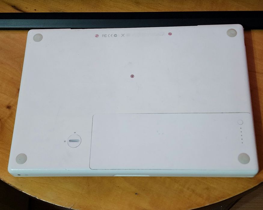 Laptop Apple MacBook A1181 – perfect functional