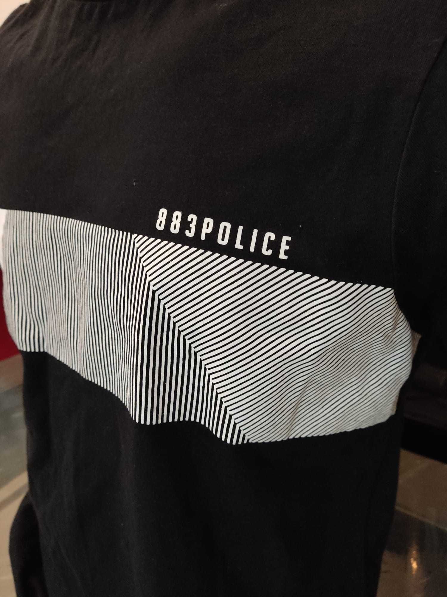 Tricou POLICE - nou cu eticheta-barbati/baieti - marimea S/M - Adus UK