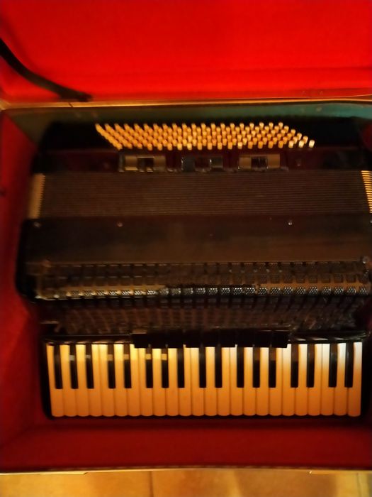 Vand acordeon Farfisa italian