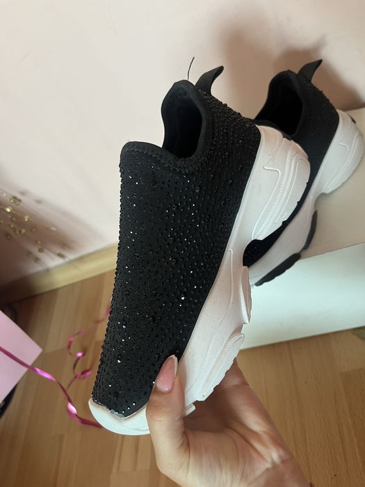 Дамски елегантни обувки с камъни