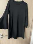 Rochie bershka neagra cu maneci evazate