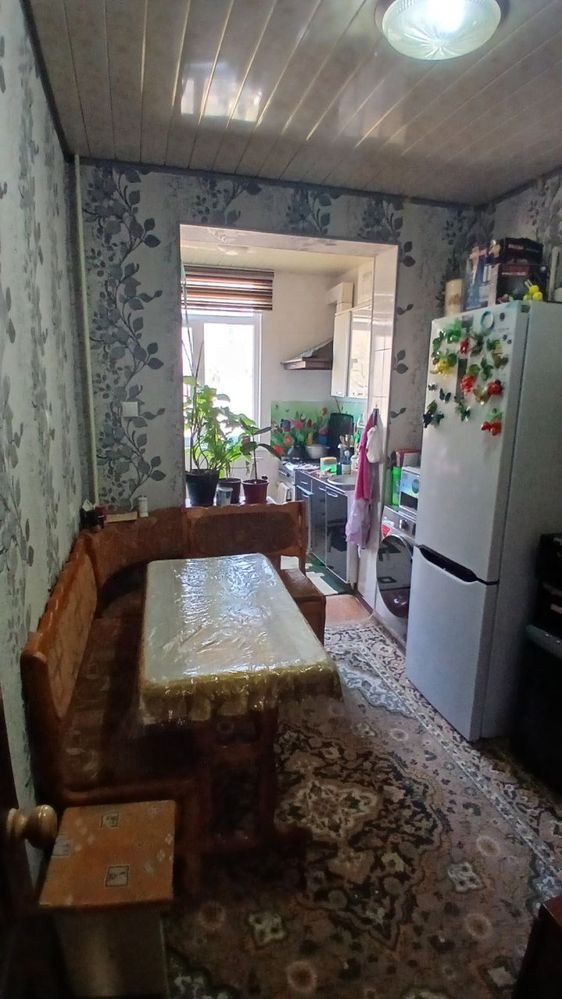 uy sotiladi 3 xonali remont qilingan hamma sharoit mavjud