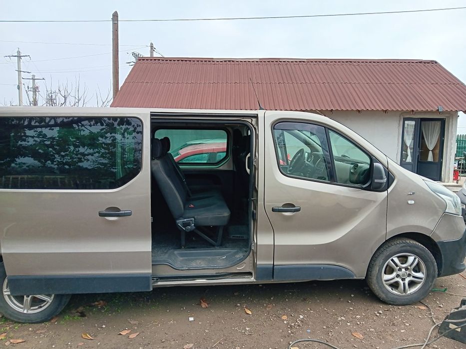 Renault Trafic 1.6dci, 8+1 locuri 2015