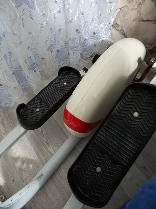 Продам эллиптический тренажер лыжи.