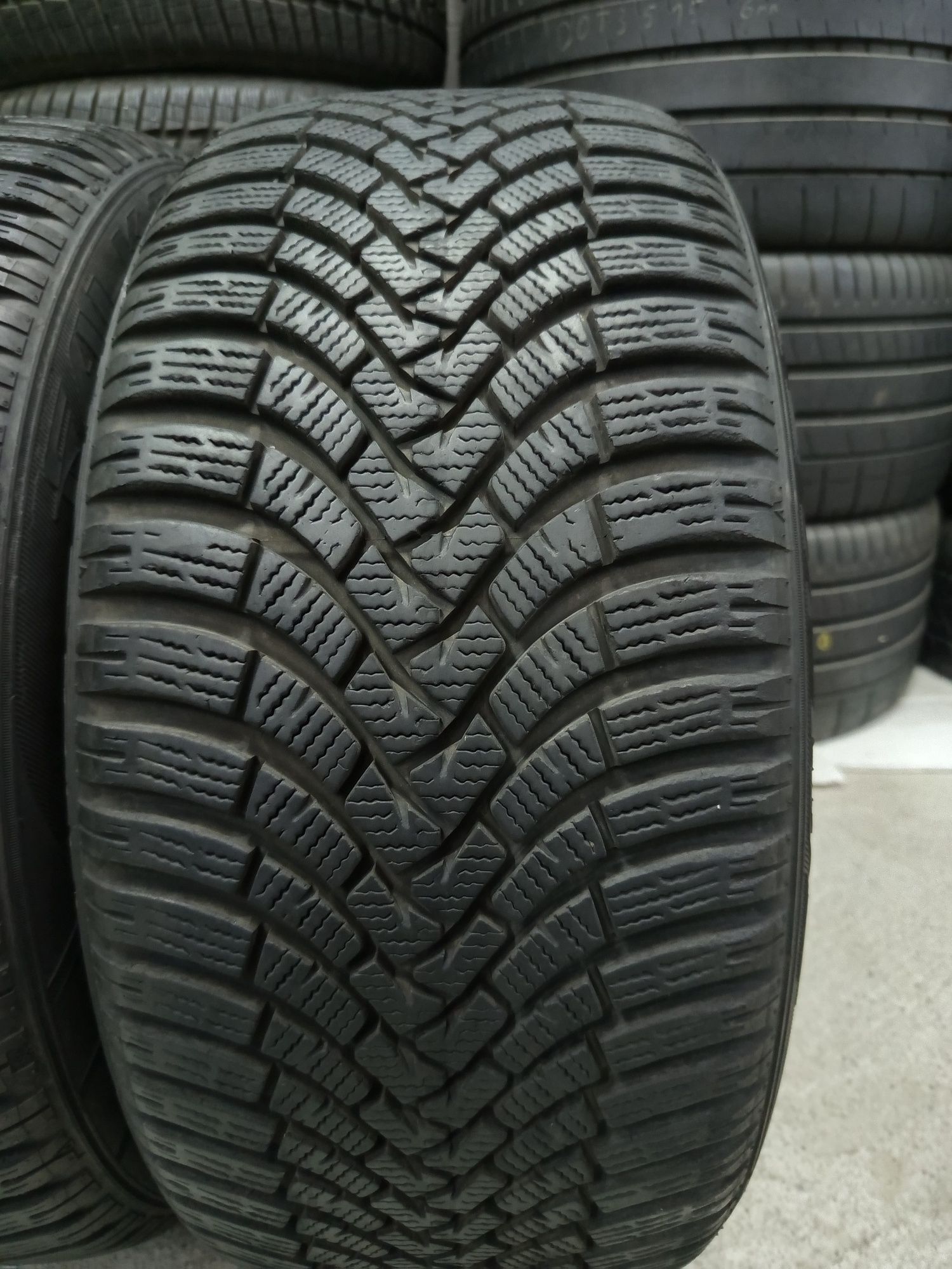 Falken 245/45/18-2бр 8.0мм