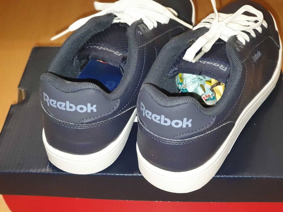 Adidasi originali Reebok marime 40 ideali pentru blugi