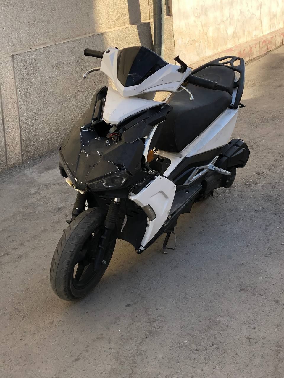 Italiya R2  skutir sotiladi srochna faqat