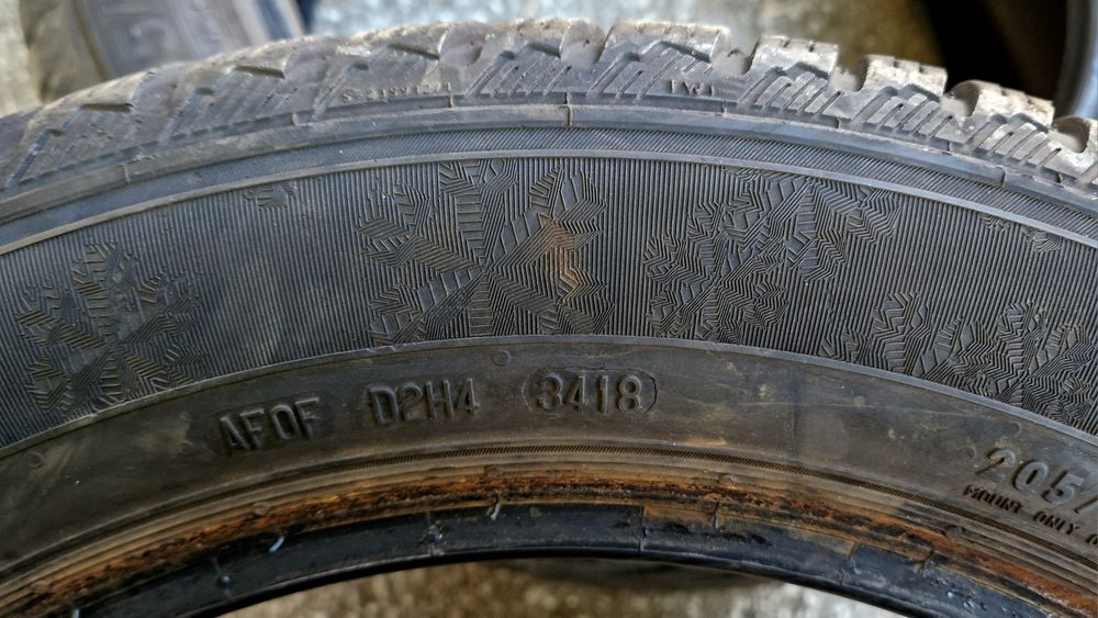 2бр 205/55/16 зимни гуми Semperit Speed-Grip 3