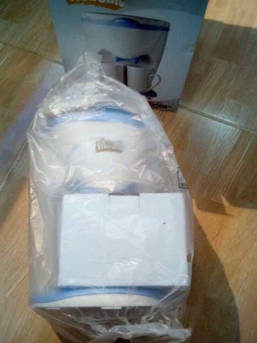 Filtru de cafea si ceai cu 2 cani din portelan, Nou