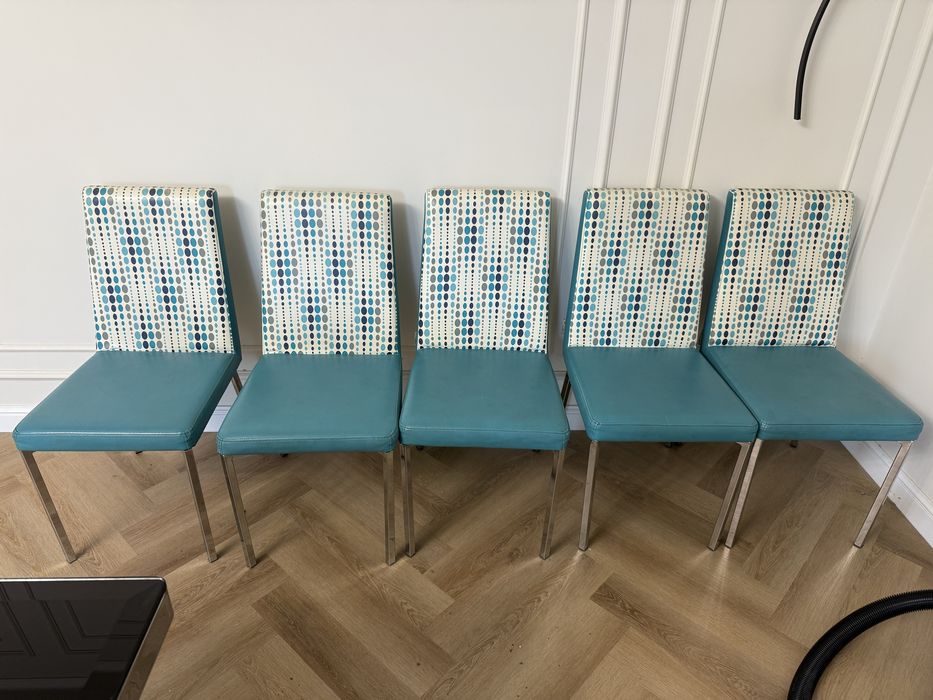 Стеклянный стол, с 6-ю кожанными  стульями