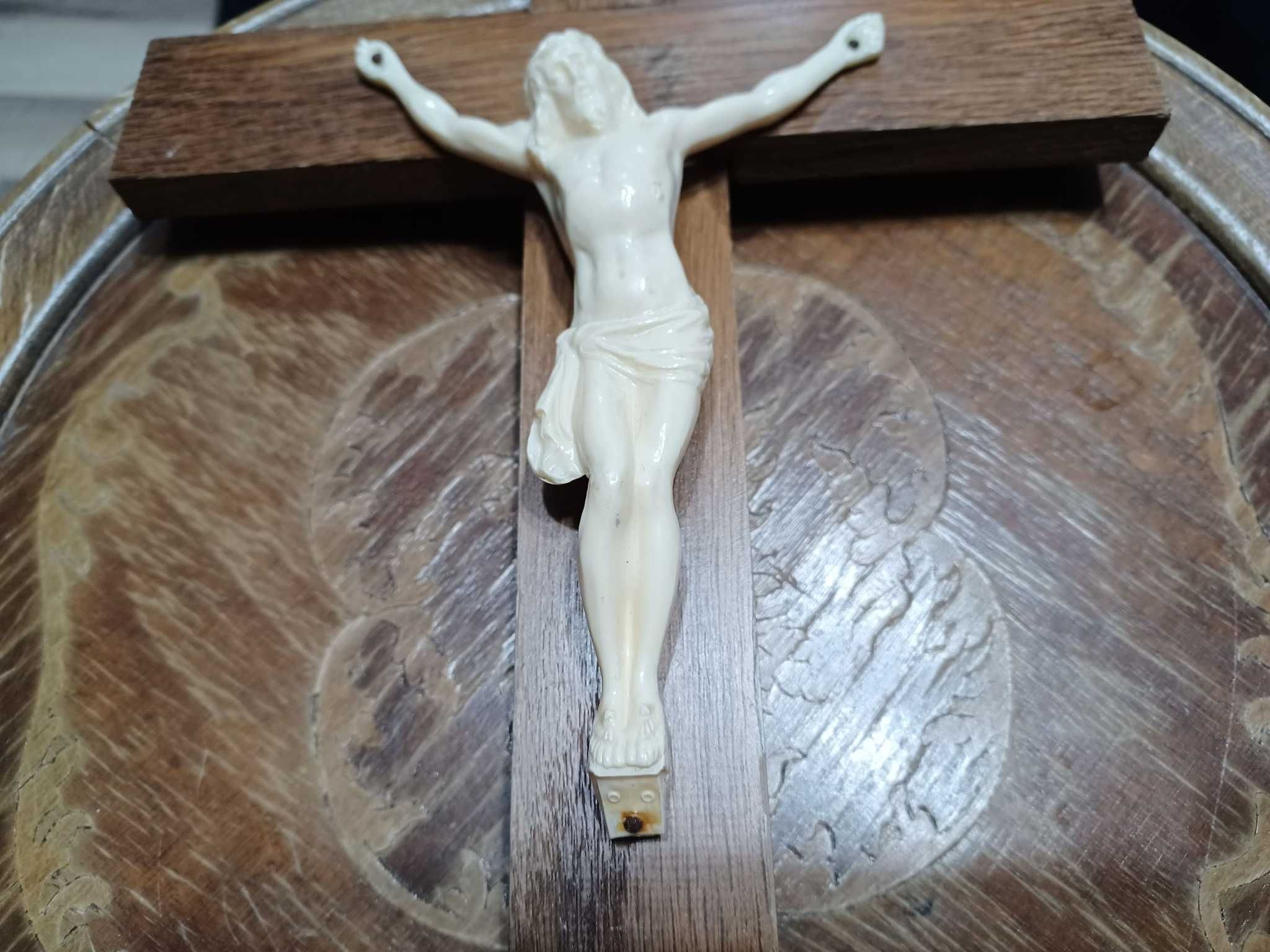 Crucifix mare vintage din lemn