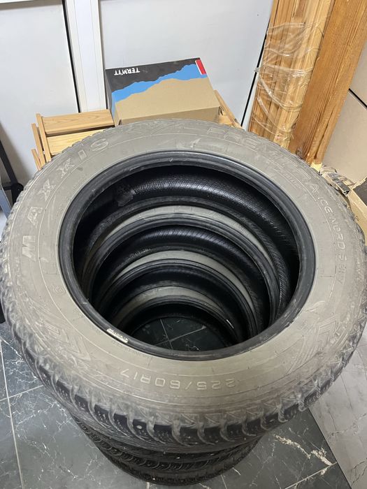 Шины шипованные 225/60R17