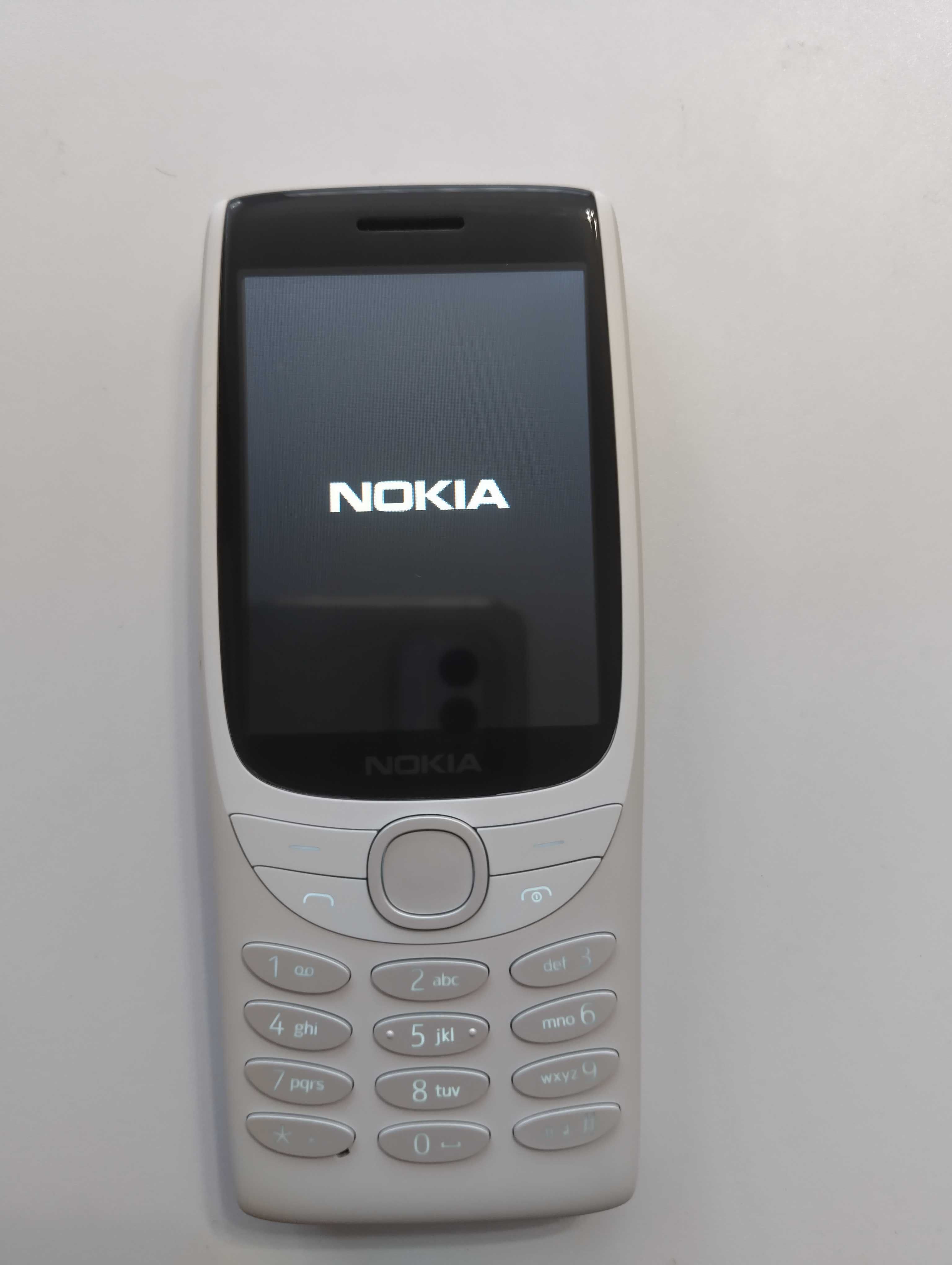 Nokia 8210 4G чисто нов внос от Германия класическа легенда 1450mAh