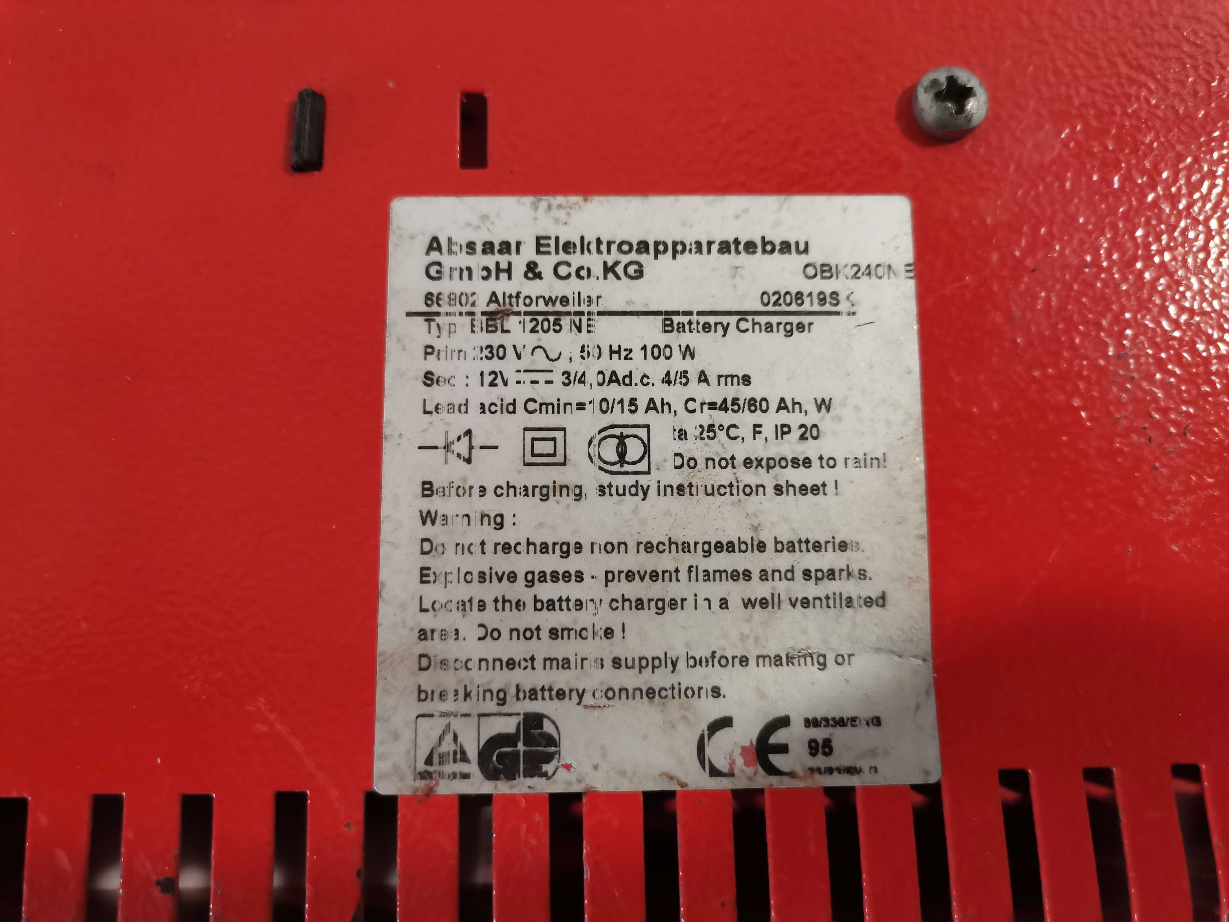 Зарядно за акумулатор - 12 V/6 amp