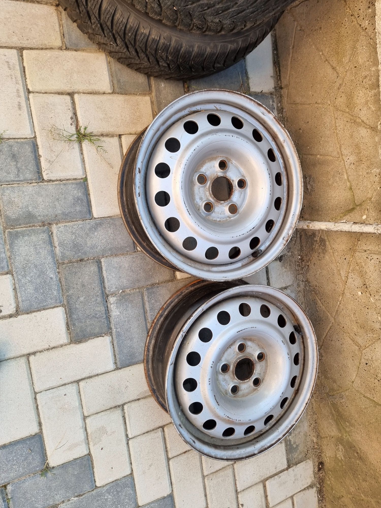 4 Jante  originale VW pe 16+ 2 cauciucuri 195/60/16