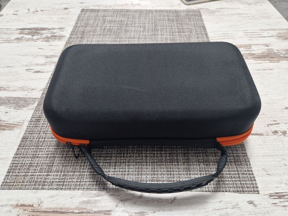 Два броя безжични микрофони