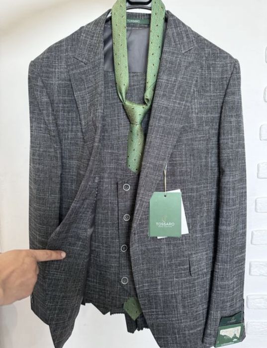 Продам мужской костюм тройка