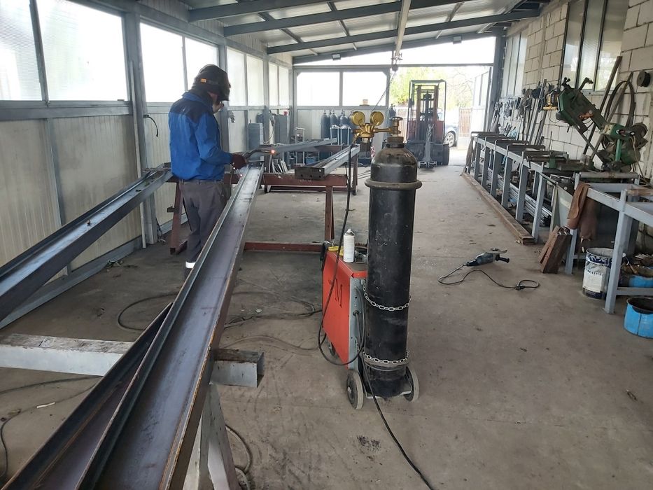 Vand hala de 8x15m livrare si montaj nu trebuie avans