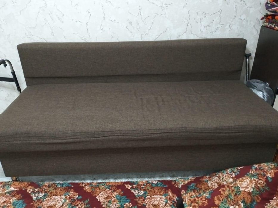 Продаю диван хорошим состояние