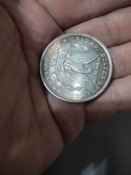 Продавам американски сребърен долар