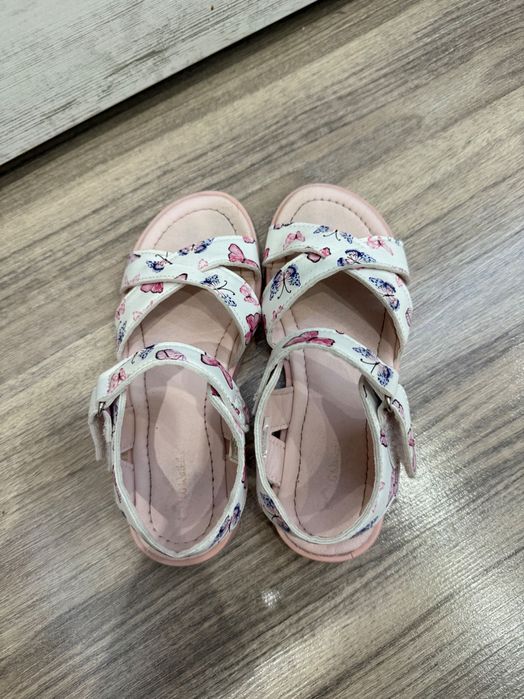 Сандали за момиче