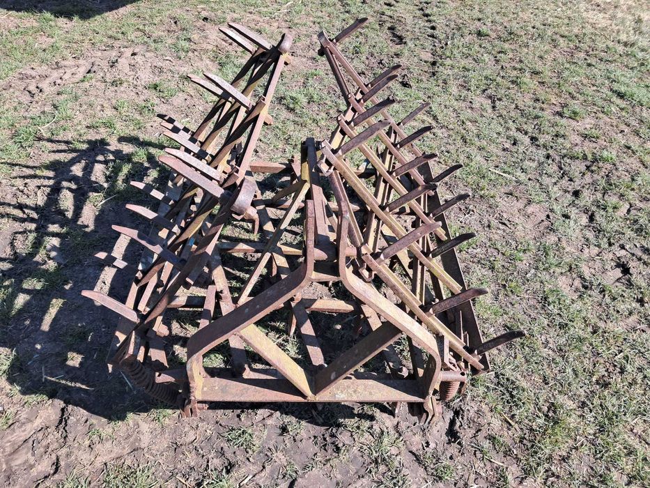 grapa cu colti rabatabila