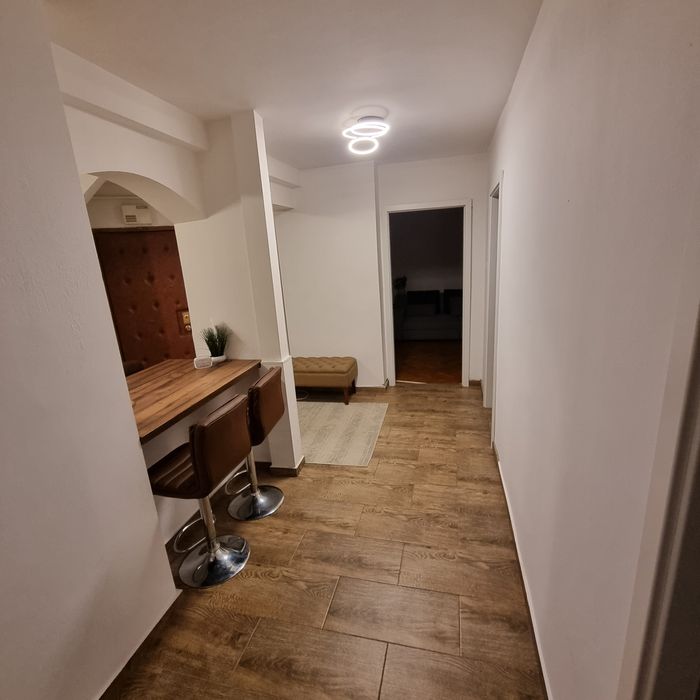 Inchiriez apartament regim hotelier