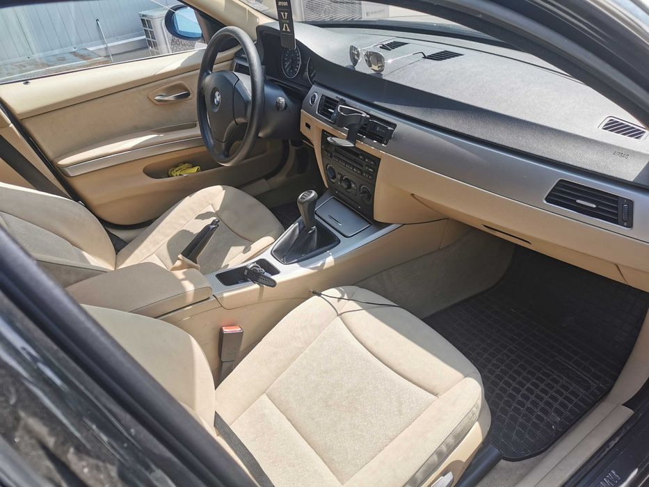 BMW325iКолатсъстояние. Нови летни гуми 18навргпредимесеца.