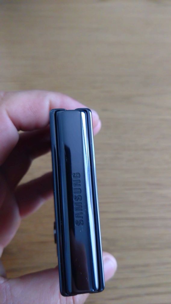 Samsung flip z4 128 gb