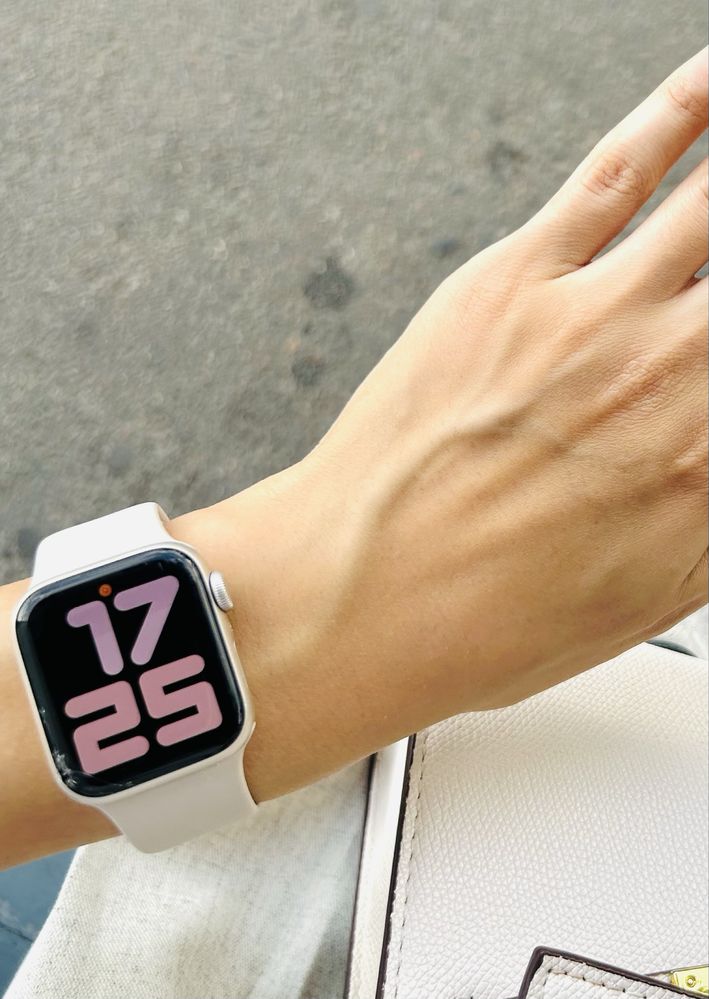 Продам часы Apple Watch SE 2 СРОЧНО!