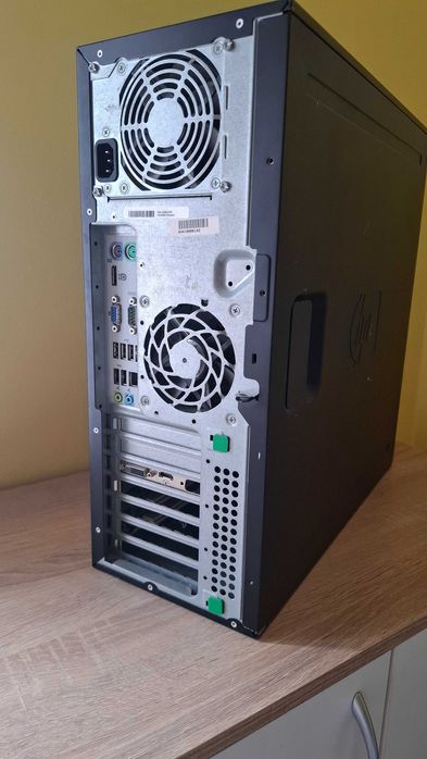 Продавам компютър HP Compaq 8000 Elite CMT