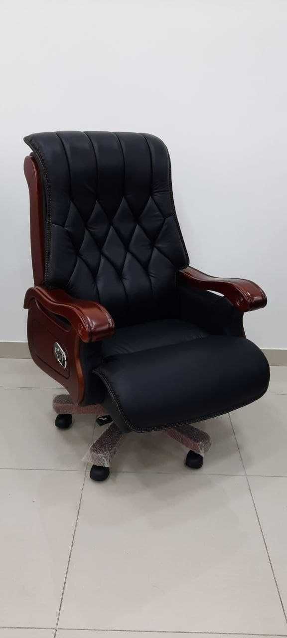 Кресло из натуральной кожи (бразильская кожа) 1011