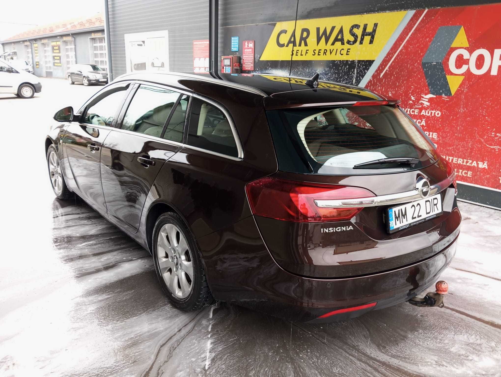 Opel Insignia Sports Tourer, Manuală 2.0 CDTI, 140CP, 142.000 km