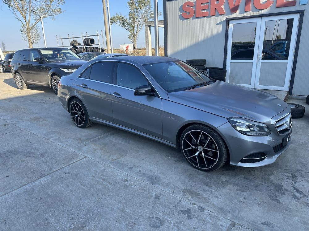 Dezmembram Mercedes E300 hibrid 2015 w212