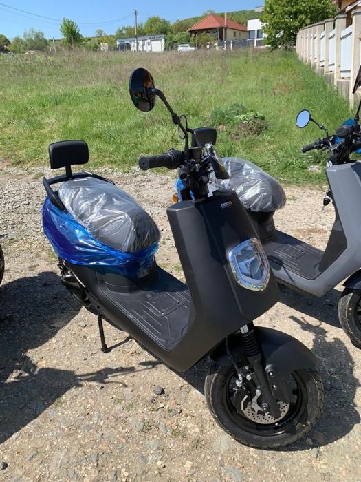 Momo Scooter by Daab Motors