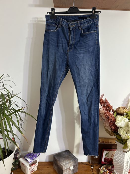 Jeans Zara cu detalii