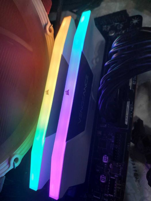 32GB DDR5 Corsair Vengance RGB, 5200MT/s, CL40 (XMP)