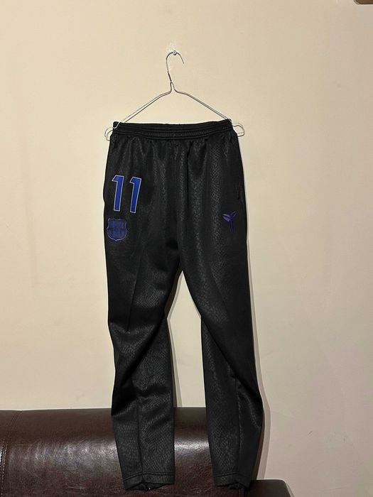 Комплект от горнице и долнище на Barcelona с името на Raphinha