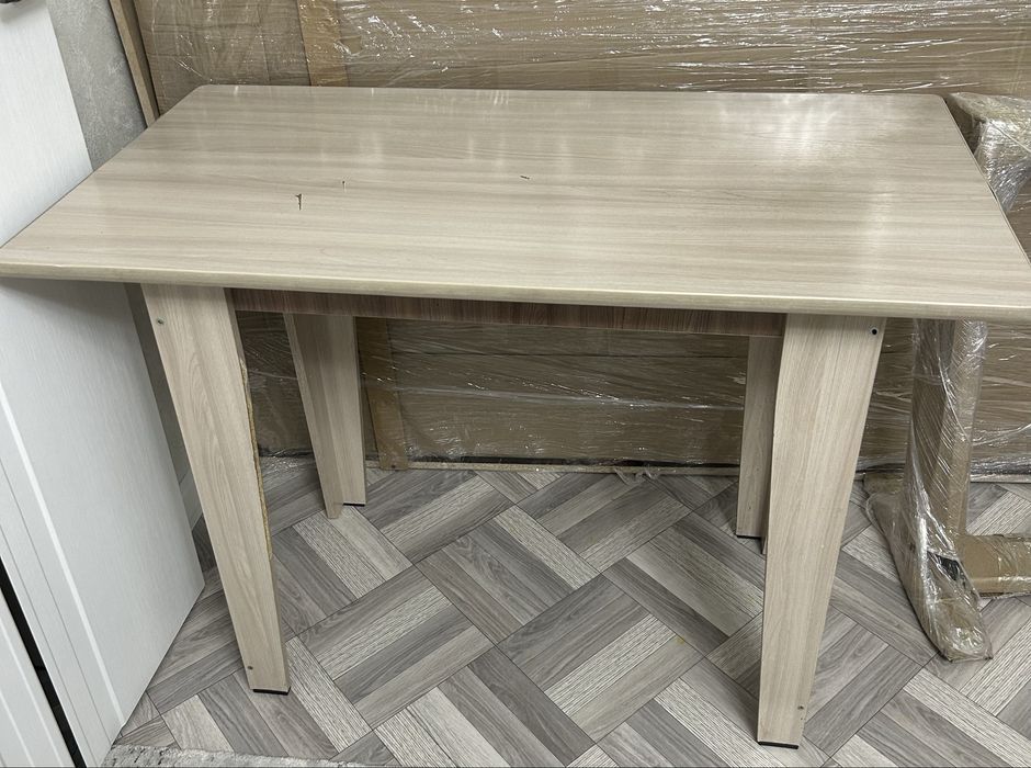 Продам кухонный стол