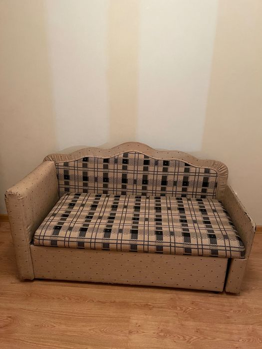 Идеальный диванчик-трансформер для уюта и сна.