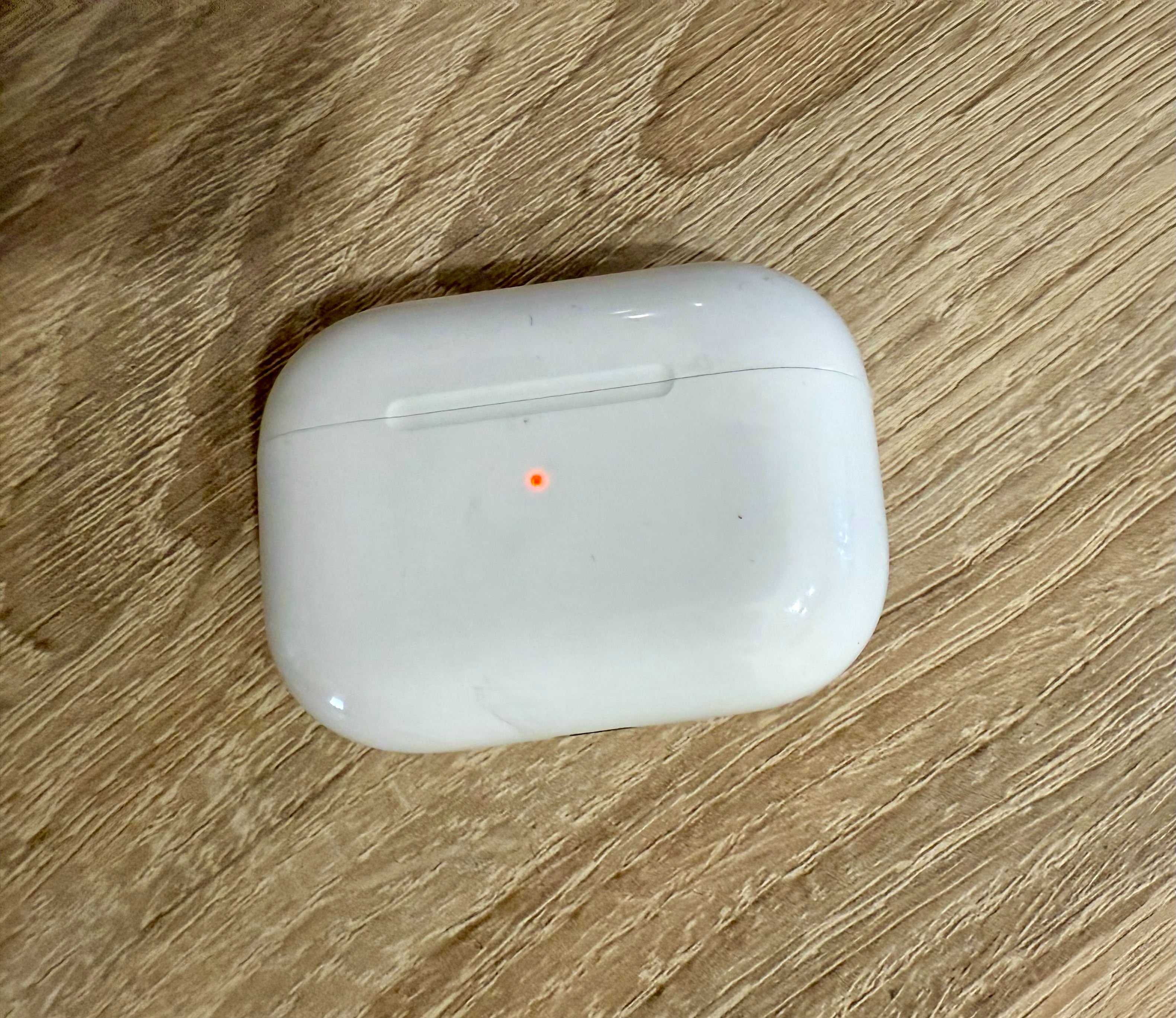 Airpods Pro (prima generatie) - Carcasa (case) de incarcare originala