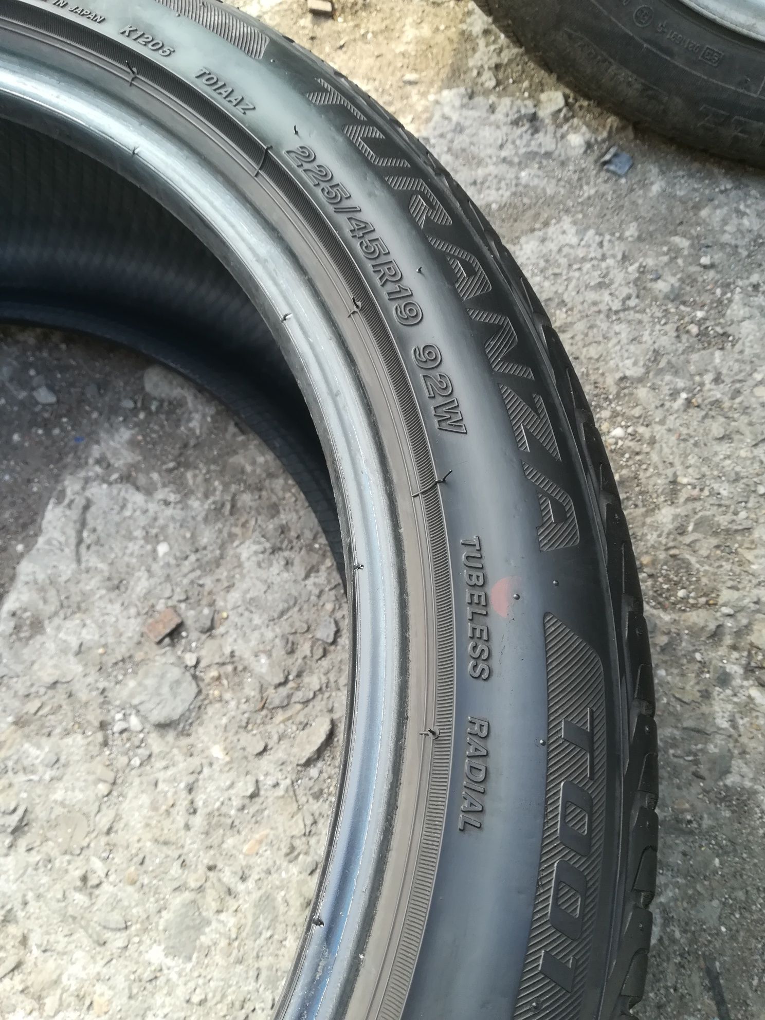 Bridgestone 4бр.225/45/19 дот1913