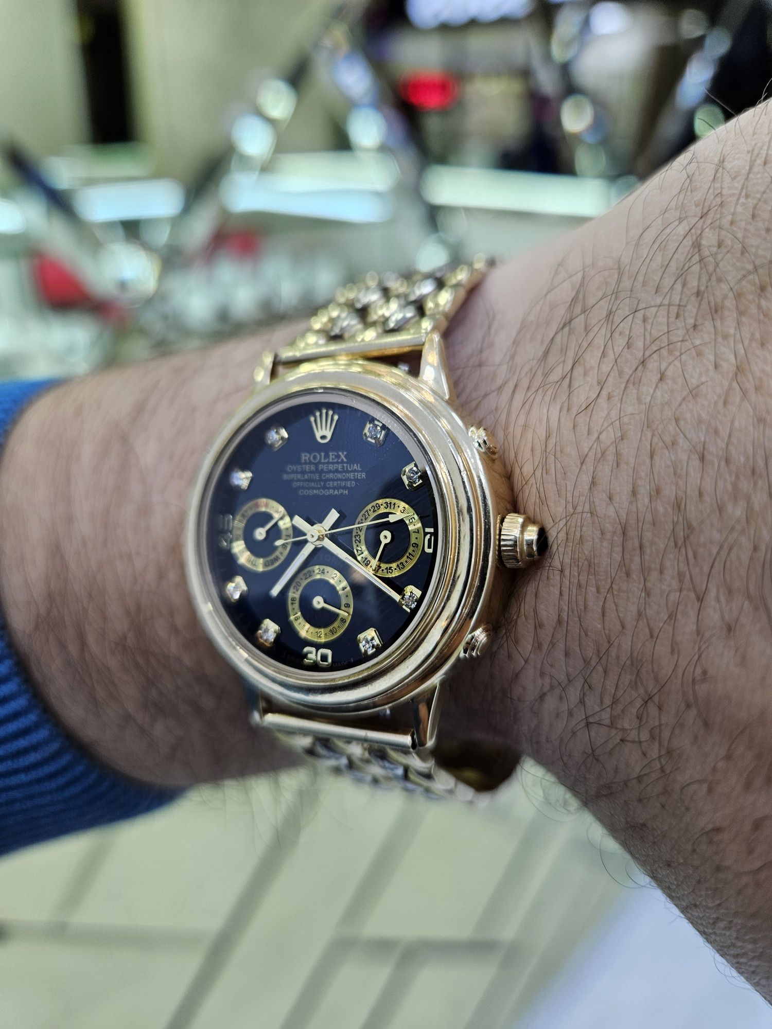 Золотые часы ролекс  с браслетом 585 пробы
Унисекс модель
В среднем ди