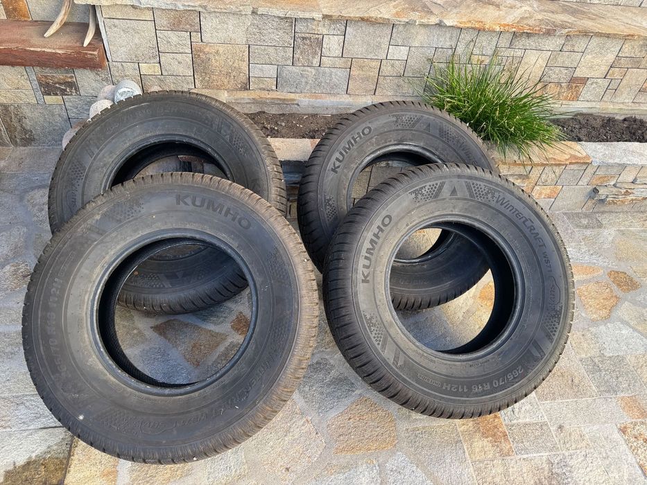 265/70/16 Kumho Winter Craft